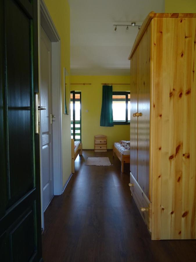 Kisrejtek Apartmanhaz Lispeszentadorján 外观 照片