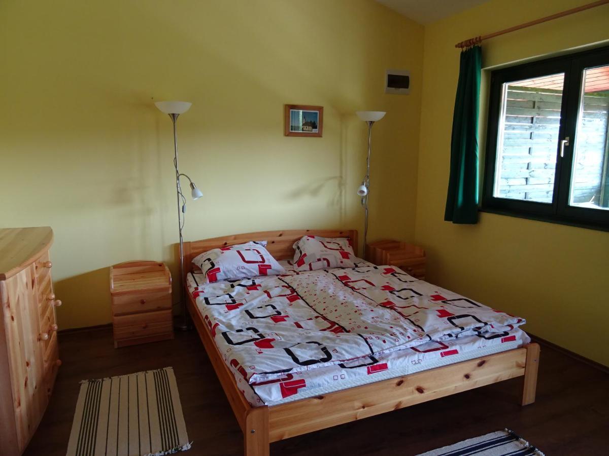 Kisrejtek Apartmanhaz Lispeszentadorján 外观 照片