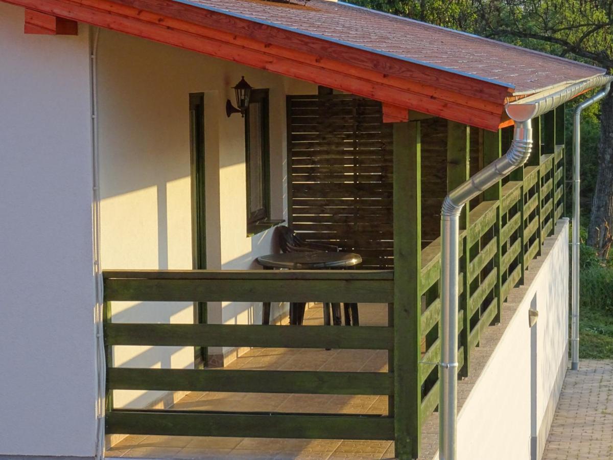 Kisrejtek Apartmanhaz Lispeszentadorján 外观 照片